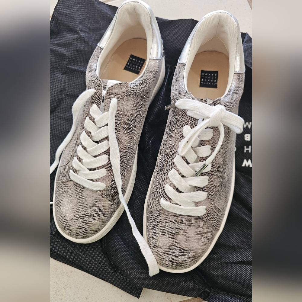 White House Black Market Kicks Gemmy Sneakers in Mercury Size 9.5